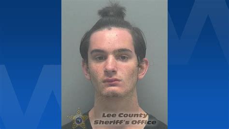 Zachary Latham: Man Who Stabbed Neighbor Dead。